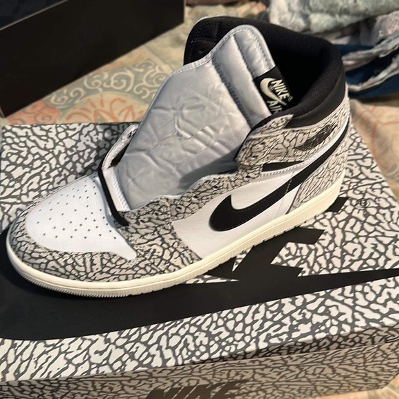 I have some air, Jordan ones air Jordan number 4 brand new - Picture 2 of 3